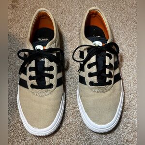 Adidas Adi-Ease Skate Shoe Skull Sneaker Canvas Sand beige and black Size 7 Men